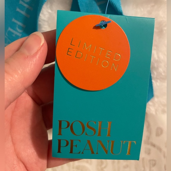 Posh Peanut Limited Edition Phoebe Plush Reversible Blanket - FREE SHIPPING - Picture 2 of 6